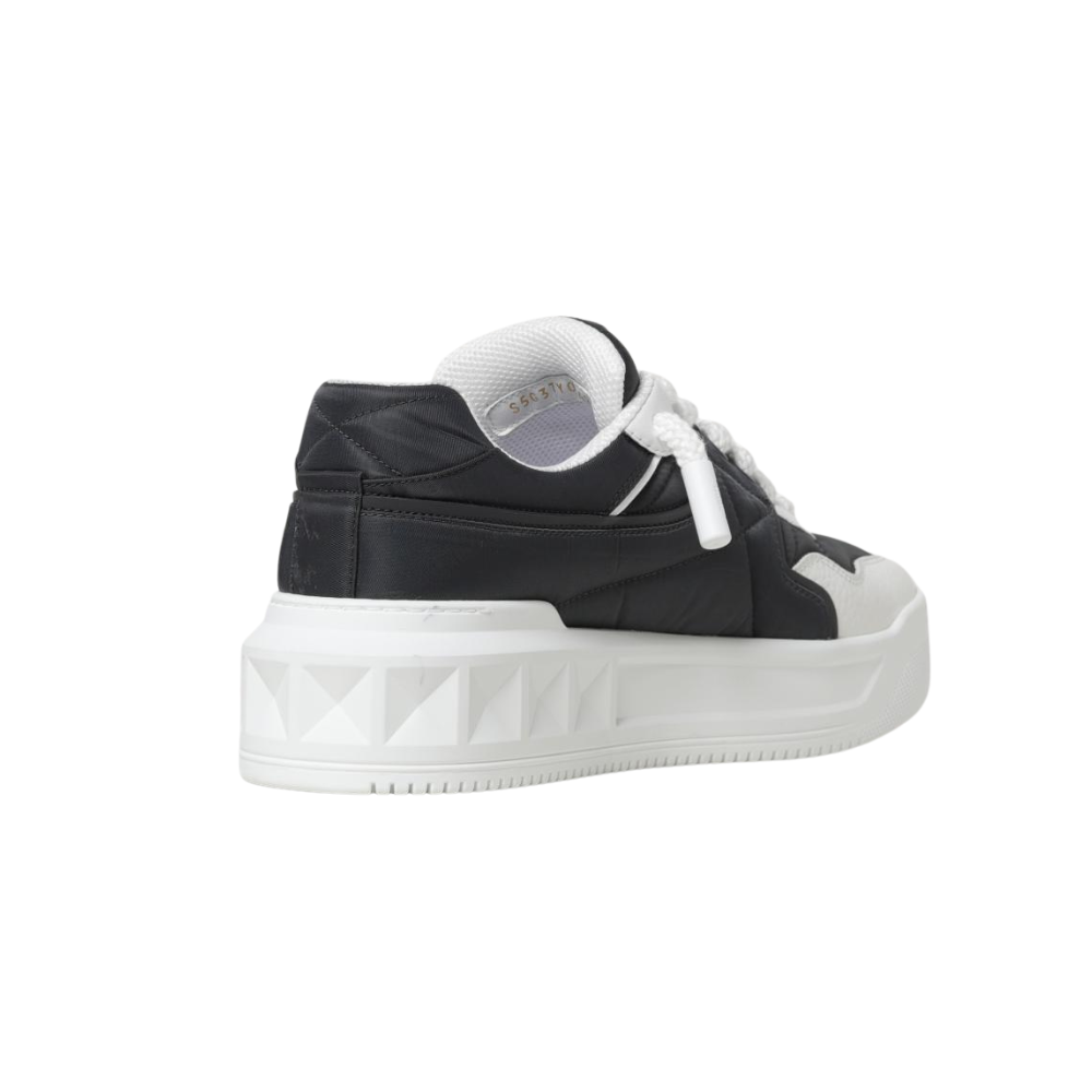 Valentino Garvani Black&White LowTop | DropLoot™