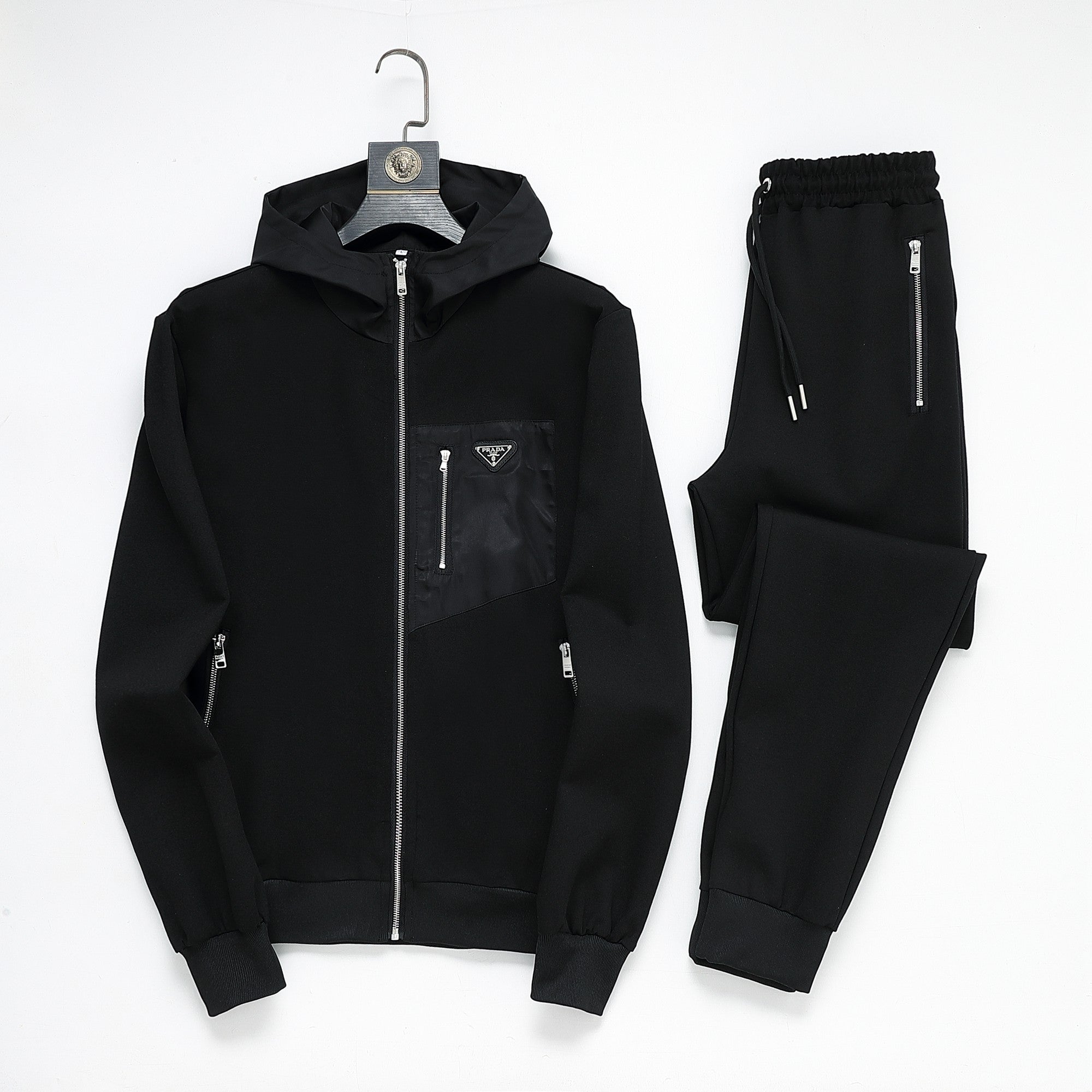 Prada Total Black con Cappuccio | DropLoot™