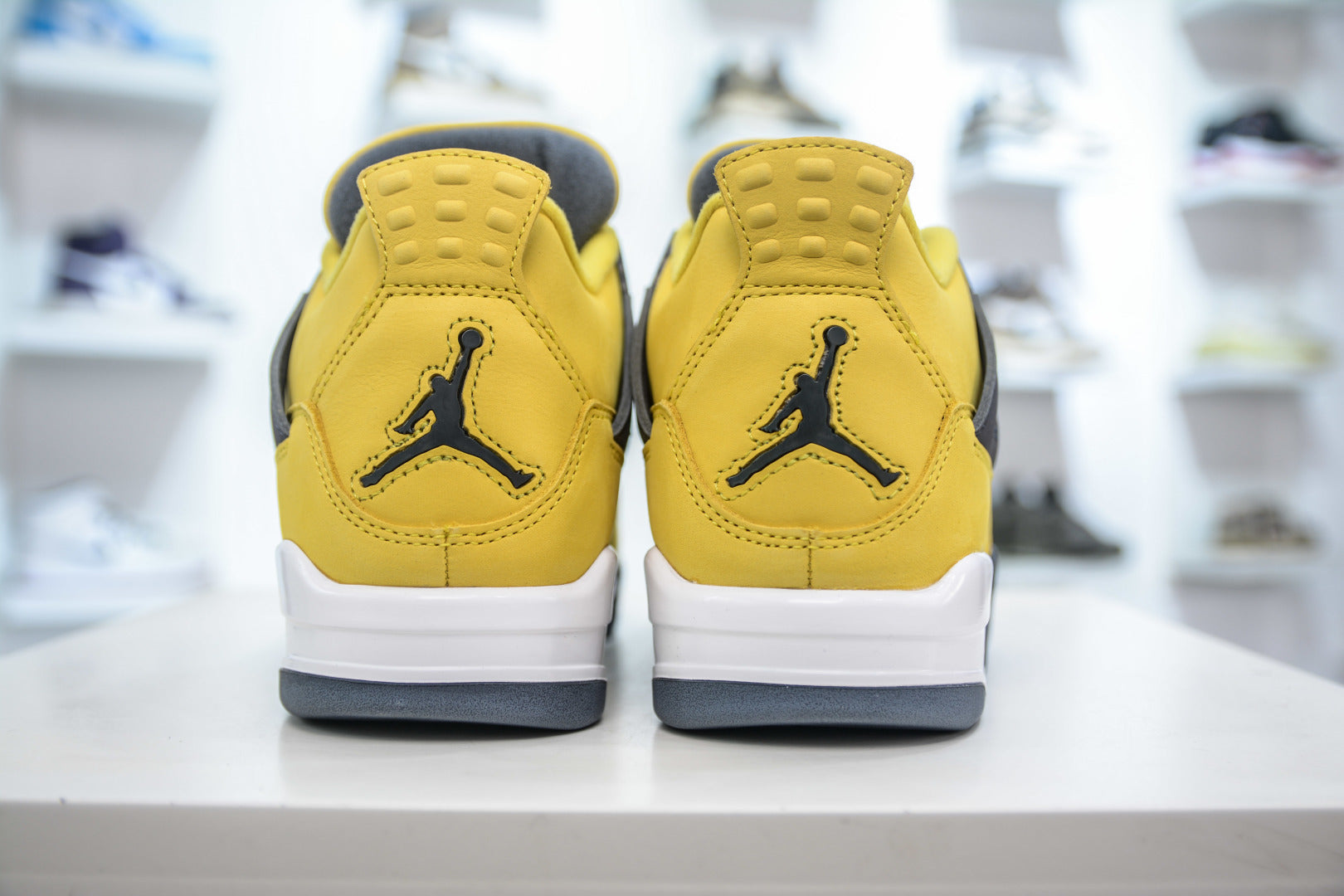 Air Jordan 4 Retro Lightning | DropLoot™