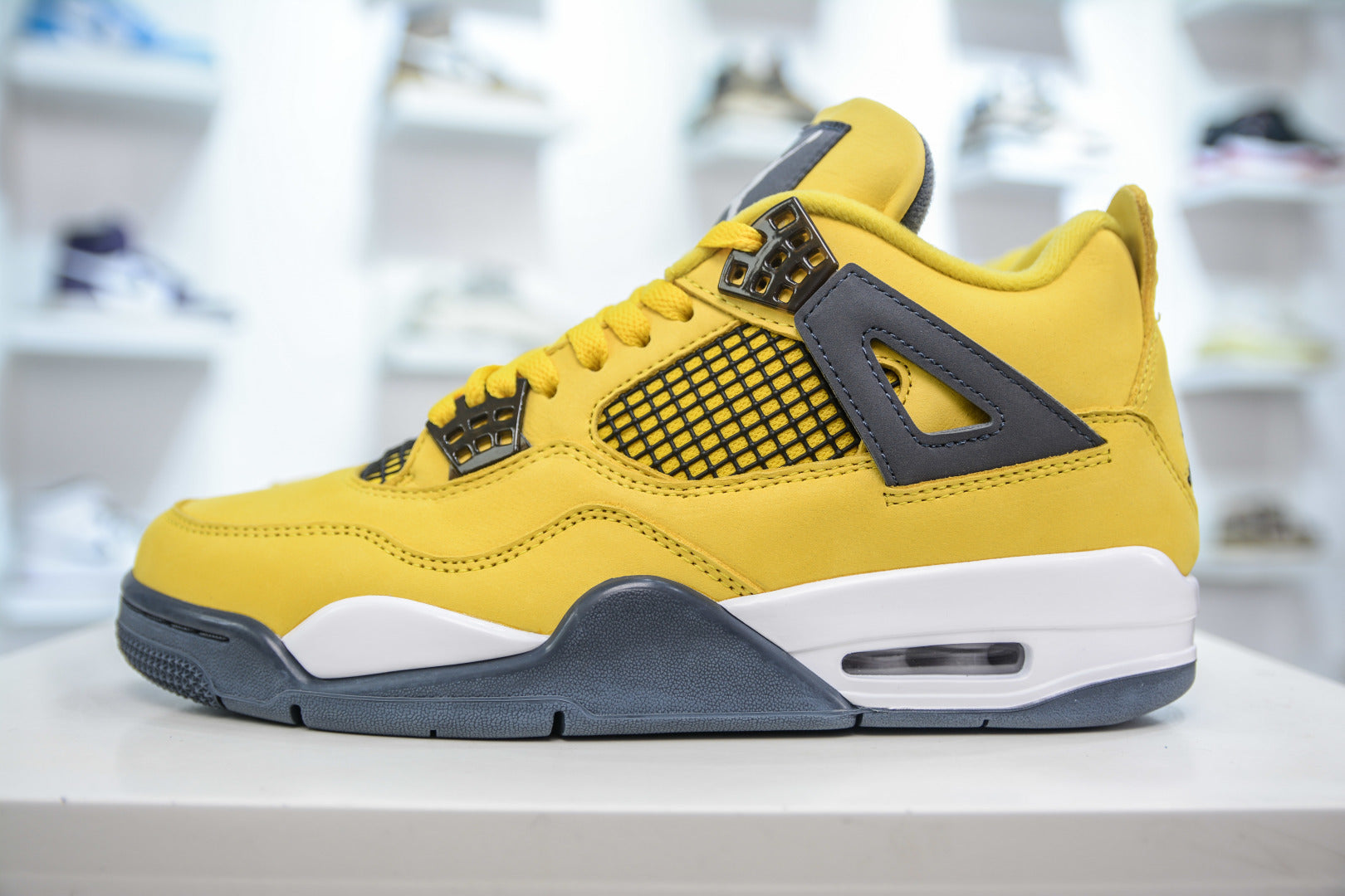 Air Jordan 4 Retro Lightning | DropLoot™