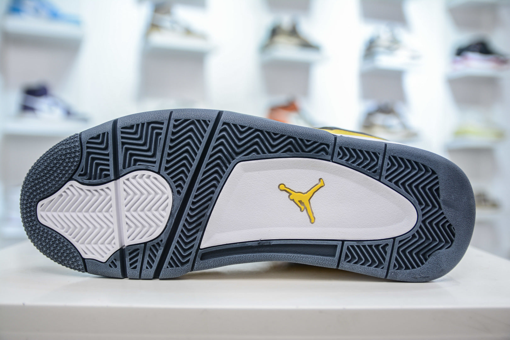 Air Jordan 4 Retro Lightning | DropLoot™