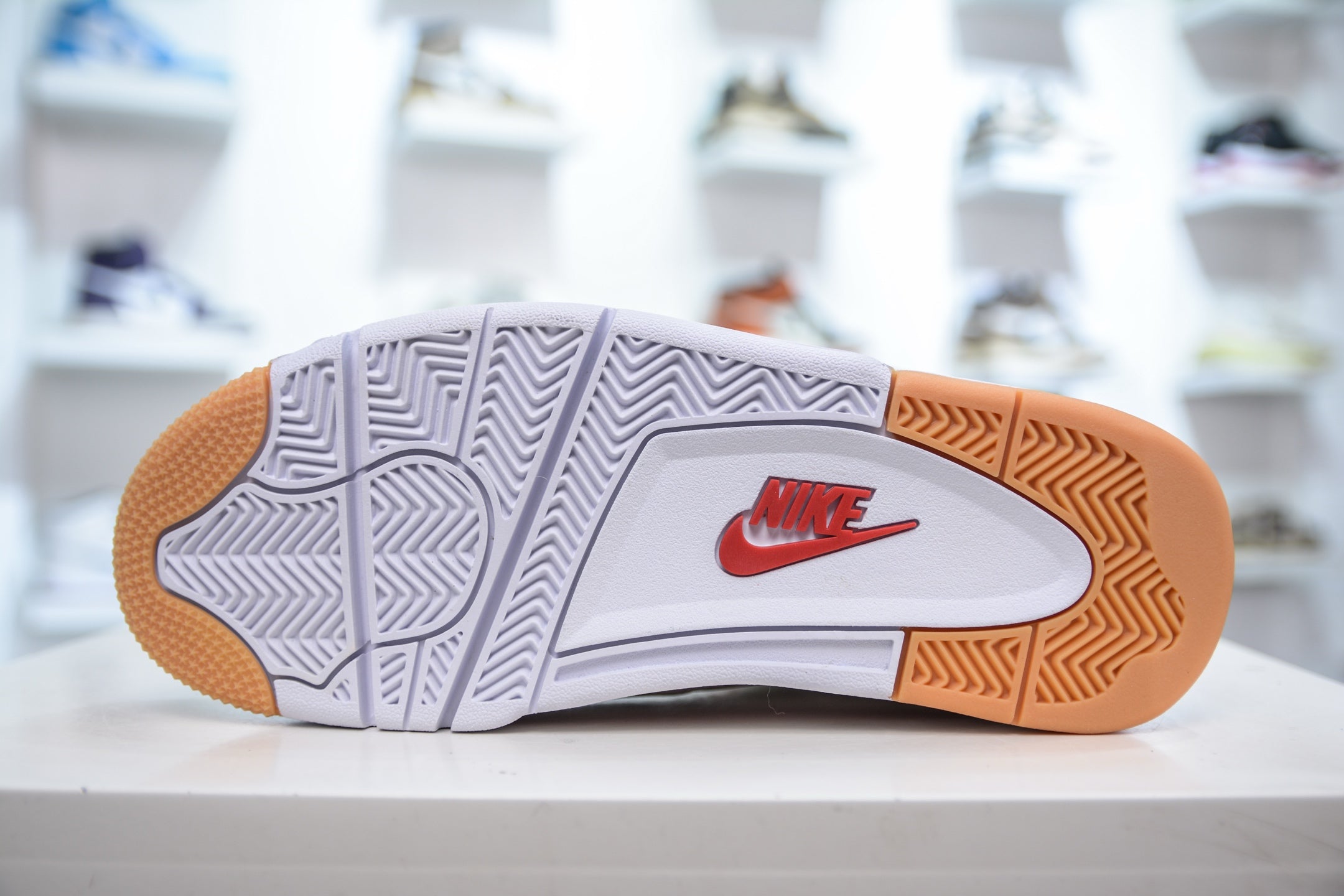 Air Jordan 4 Retro SB Varsity Red | DropLoot™