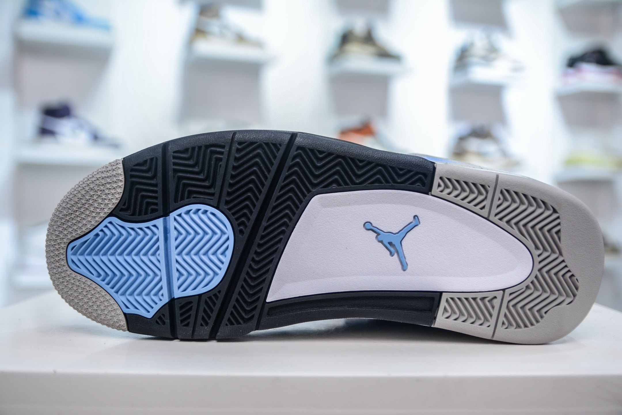 Air Jordan 4 Retro University Blue | DropLoot™